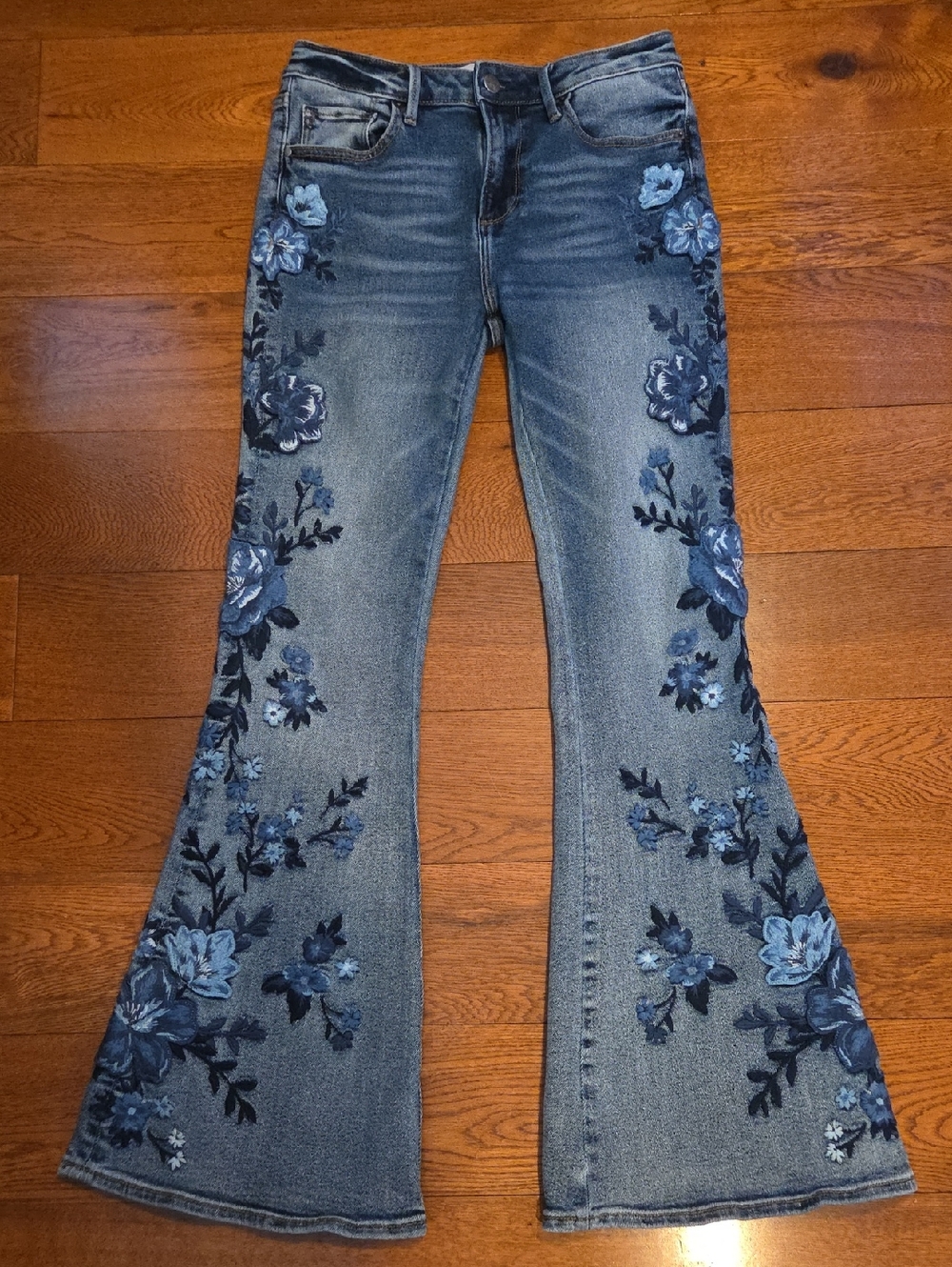DRIFTWOOD Farrah Floral Embroidery Flare Jeans 26